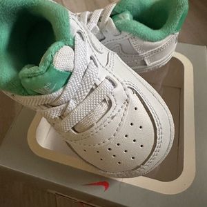 BABY NIKE AIRFORCE ONES - Infant